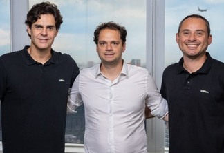 Da esquerda para direita: Guilherme Benchimol (XP), Tiago Reis (Suno) e Thiago Maffra (XP). Crédito: Thiago Bugallo/XP