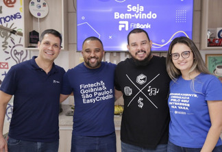 Otávio Farah, CEO do FitBank, e sócios da EasyCrédito, Egio Junior, Marcos Ramos e Bárbara Ramos