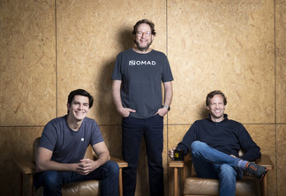 O CEO da Nomad, Lucas Vargas, e os cofundadores Eduardo Haber e Patrick Sigrist (Divulgação)