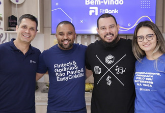 Otávio Farah, CEO do FitBank, e sócios da EasyCrédito, Egio Junior, Marcos Ramos e Bárbara Ramos (Divulgação)