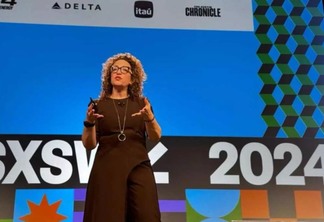 Amy Webb, futurista, durante o SXSW 2024. Imagem: Gustavo Brigatto/Startups