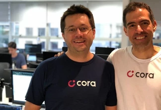 Leonardo Mendes (à esq.) e Igor Senra, fundadores da Cora (Divulgação)