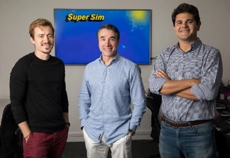 Rômulo Coutinho (CTO), Daniel Shteyn (presidente e chairman) e Antonio Brito (CEO), fundadores da SuperSim (Crédito: Divulgação)